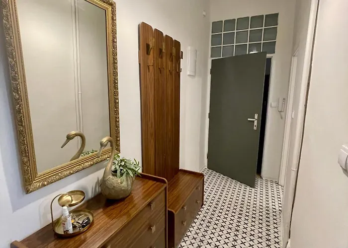 Nikki's Vintage In Old Town