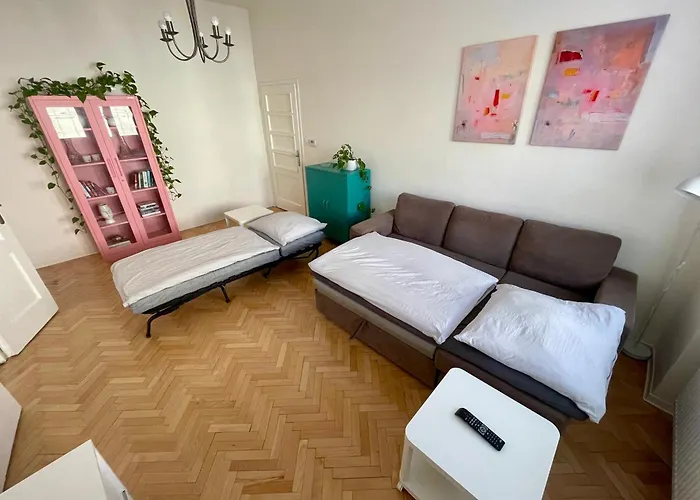 Nikki's Vintage In Old Town * Košice